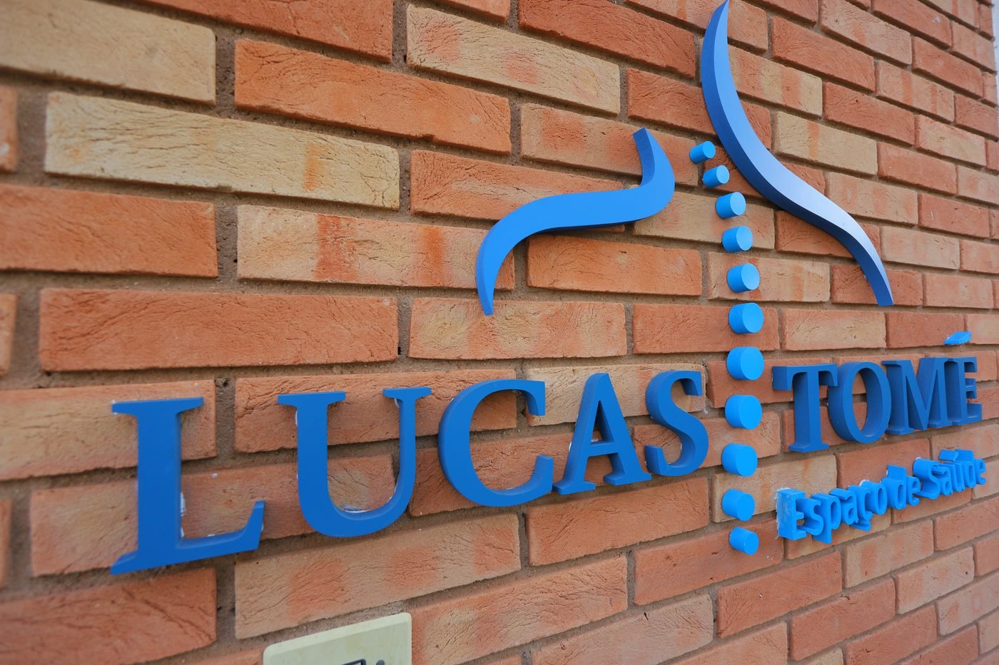 Letreiro Lucas Tomé Espaço de Saúde